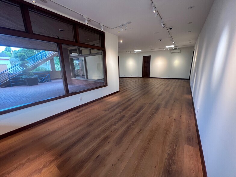 1540 S Coast Hwy, Laguna Beach, CA à louer - Photo du bâtiment - Image 3 de 18