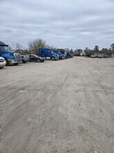 6414 E Houston Rd, Houston, TX à louer Photo du bâtiment- Image 2 de 11