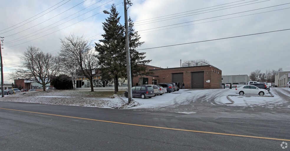 300 Midwest Rd, Toronto, ON à vendre - Photo principale - Image 1 de 1