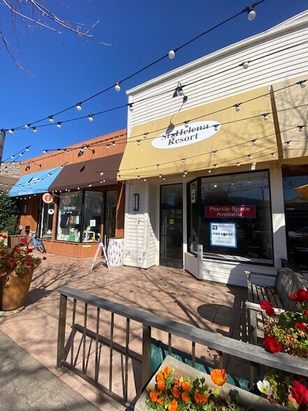 1136-1154 Main St, Saint Helena, CA à louer - Photo du bâtiment - Image 3 de 13