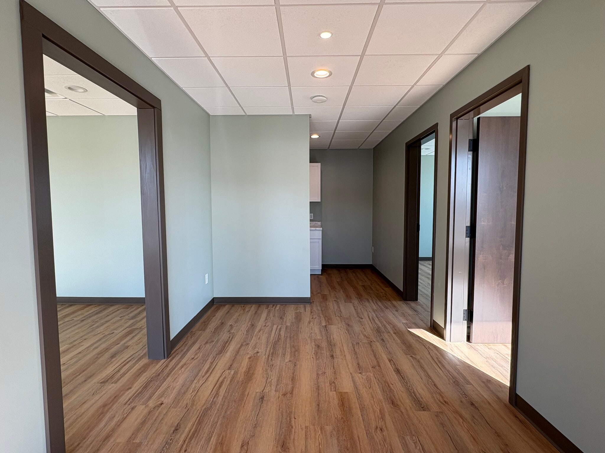 533 Commerce Way, Cloquet, MN à louer Photo intérieure- Image 1 de 9