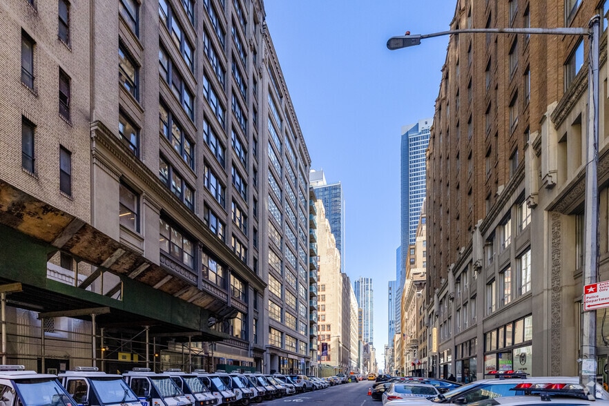 145 W 30th St, New York, NY for lease - Building Photo - Image 2 of 7