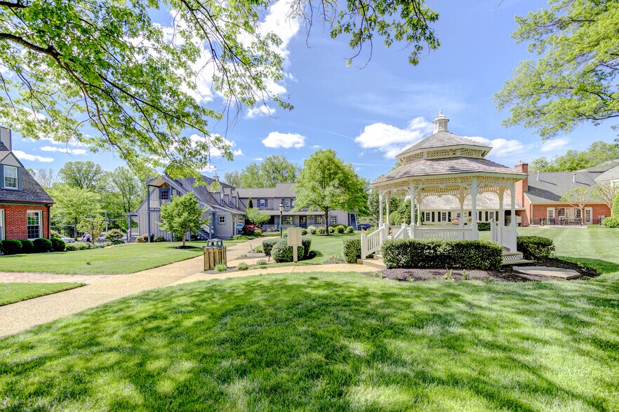 752 Walker Rd, Great Falls, VA à louer - Photo du bâtiment - Image 3 de 8