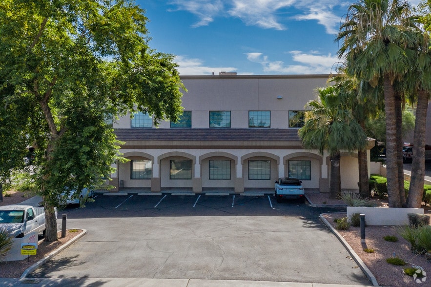 4425 N 24th St, Phoenix, AZ à louer - Photo du bâtiment - Image 2 de 6