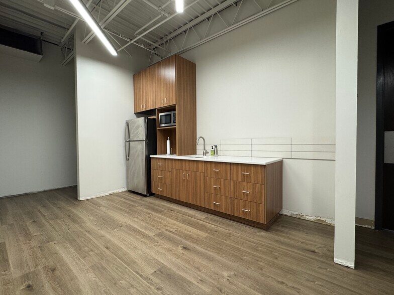 7250 Metro Blvd, Edina, MN à louer - Photo du bâtiment - Image 2 de 12