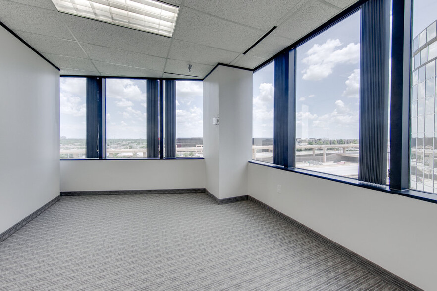 8360 Lyndon B Johnson Fwy, Dallas, TX for lease - Interior Photo - Image 3 of 9