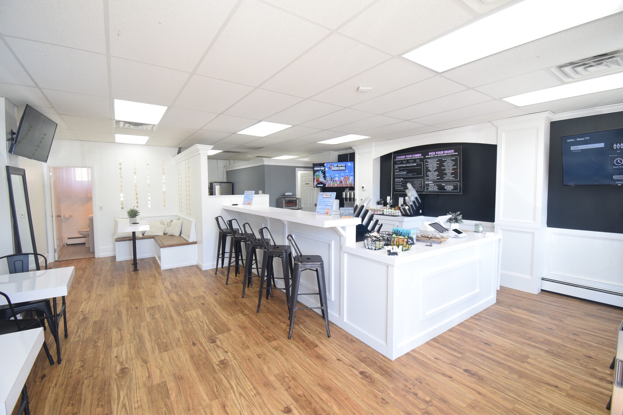 425 E Washington St, North Attleboro, MA for lease Interior Photo- Image 1 of 10