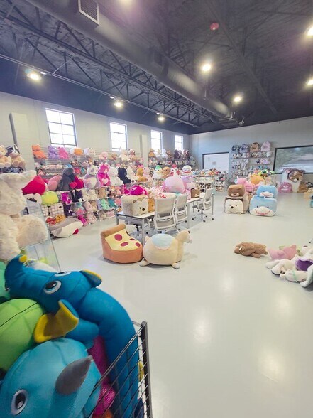 2200 2nd Ave S, Saint Petersburg, FL à louer - Vidéo sur l’inscription commerciale - Image 3 de 13