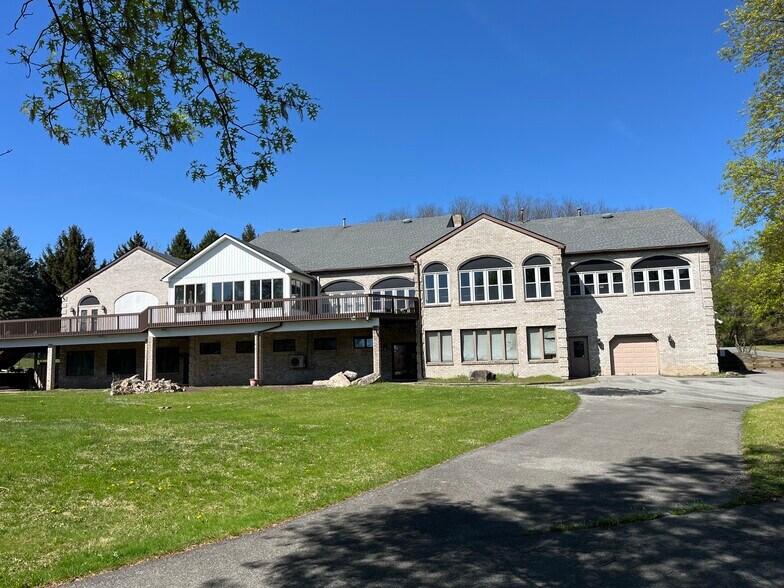 4166 Lower Saucon Rd, Hellertown, PA à vendre - Photo du bâtiment - Image 2 de 26