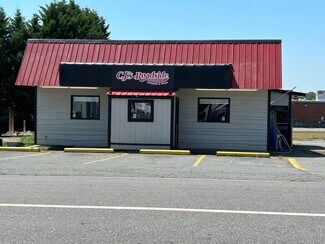 Plus de détails pour 566 E Main St, Yadkinville, NC - Commerce de détail à louer