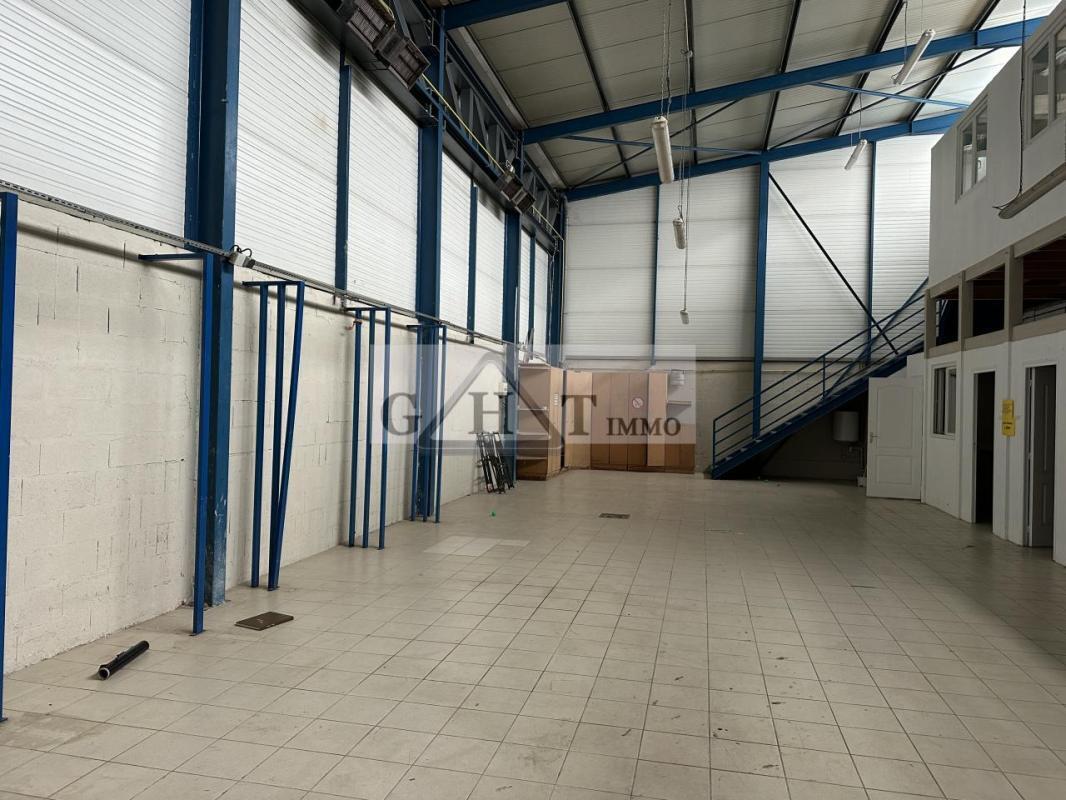 Industrial in Montfermeil for lease Interior Photo- Image 1 of 7