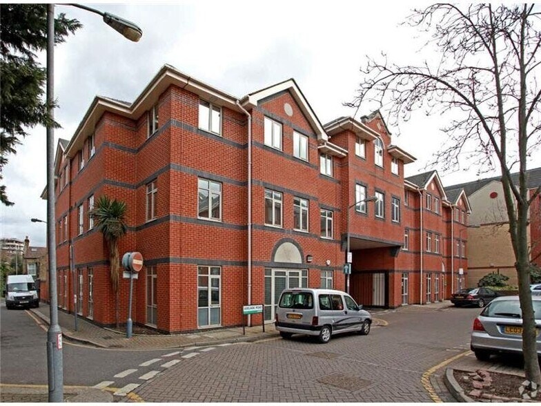 2-3 Adelaide Rd, Londres à louer - Photo du bâtiment - Image 1 de 3