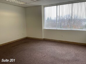 1376 Lead Hill Blvd, Roseville, CA for lease Interior Photo- Image 1 of 3