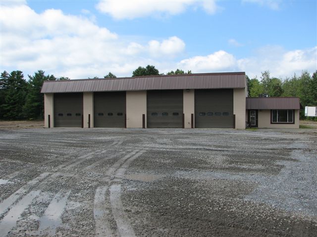 130 Big Boom Rd, Queensbury, NY à louer - Photo du bâtiment - Image 1 de 13