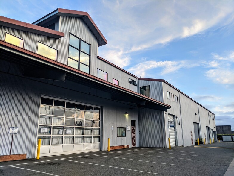 80 Airport Blvd, Freedom, CA for lease - Building Photo - Image 1 of 7