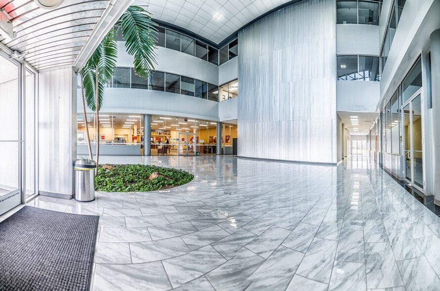 2440 Texas Pky, Missouri City, TX à louer - Photo intérieure - Image 2 de 28