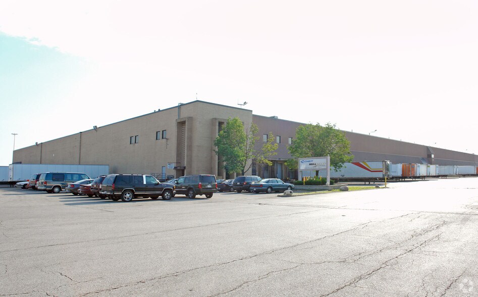 5000 Proviso Dr, Melrose Park, IL à louer - Photo du bâtiment - Image 3 de 9