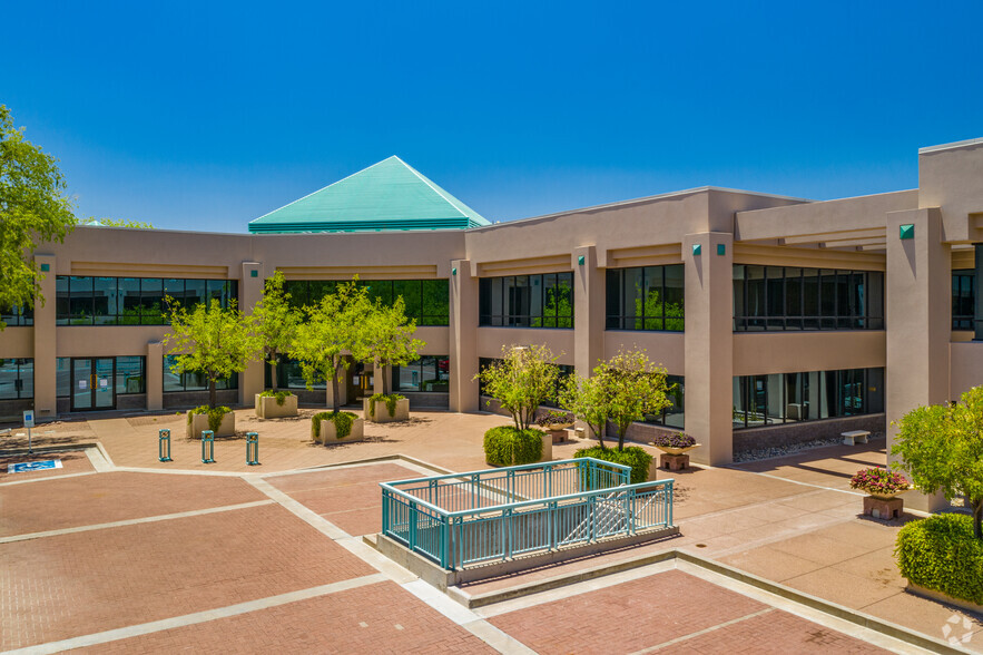 8877 N Gainey Center Dr, Scottsdale, AZ à vendre - Photo du bâtiment - Image 1 de 1