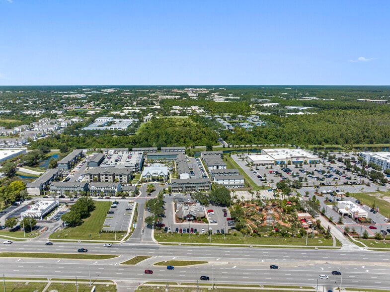 12181 E Colonial Dr, Orlando, FL à vendre - Photo du bâtiment - Image 2 de 9