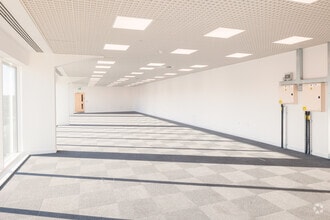 Eastman Edge & Harrow View, Harrow for lease Interior Photo- Image 2 of 5