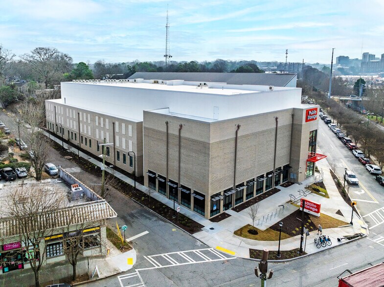 597 Cooledge Ave NE, Atlanta, GA à louer - Photo du bâtiment - Image 2 de 10