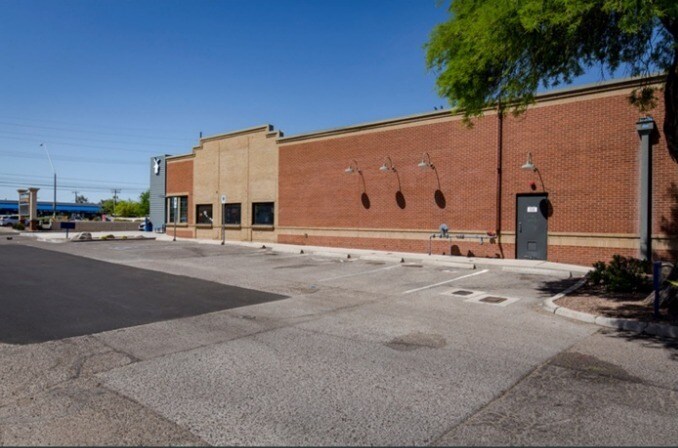 4625 E Grant Rd, Tucson, AZ à vendre - Photo du bâtiment - Image 3 de 14