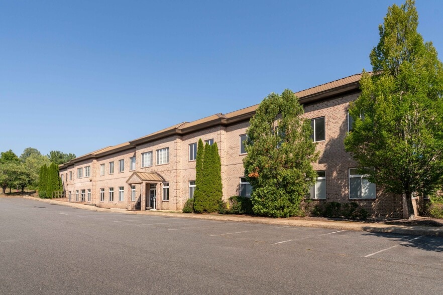 1410 Incarnation Dr, Charlottesville, VA for sale - Building Photo - Image 2 of 9