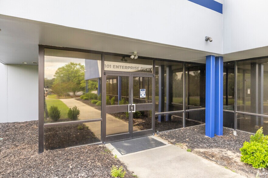 101 Enterprise Pky, West Columbia, SC à vendre - Photo du bâtiment - Image 3 de 6