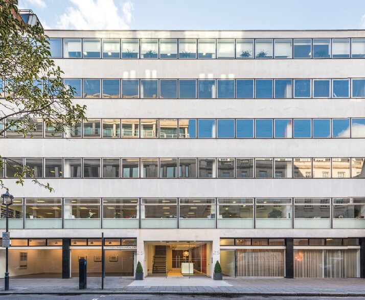 25-28 Old Burlington St, Londres à louer - Photo du bâtiment - Image 2 de 8