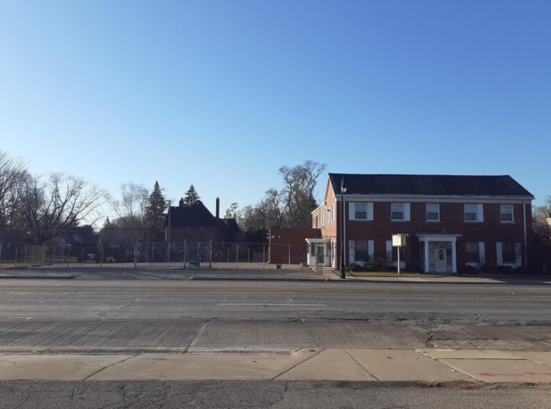 16601-16625 W Grand River Ave, Detroit, MI for sale - Primary Photo - Image 1 of 2