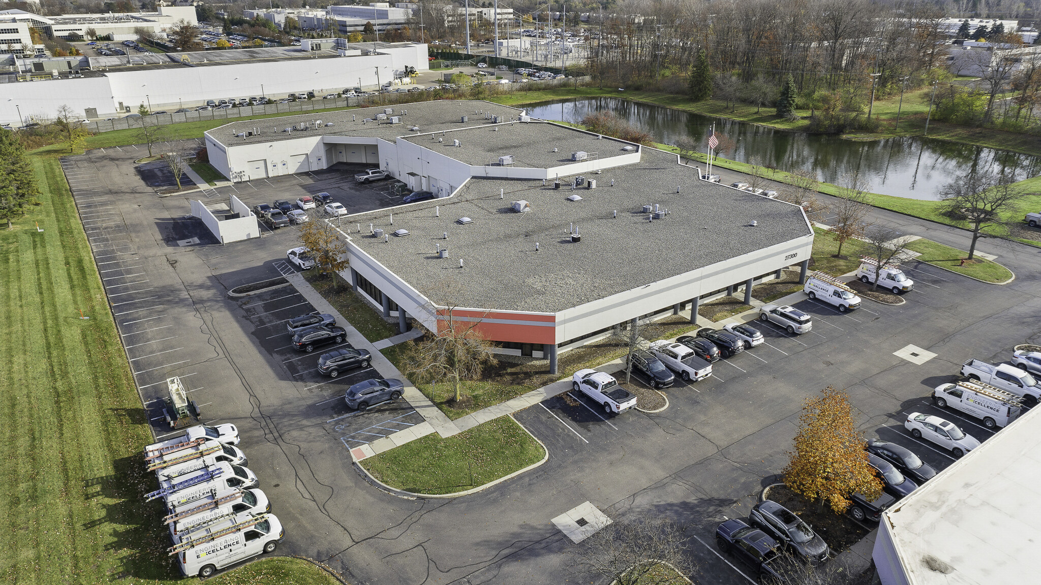 27200 Haggerty Rd, Farmington Hills, MI for lease Primary Photo- Image 1 of 14