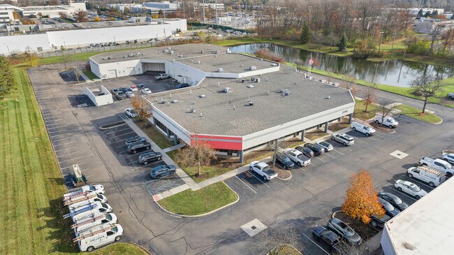 Plus de détails pour 27200 Haggerty Rd, Farmington Hills, MI - Bureau, Local d'activités à louer
