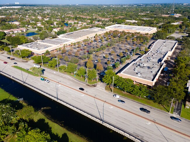 Plus de détails pour 7007-7181 W Broward Blvd, Plantation, FL - Commerce de détail à louer