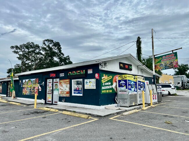 More details for 6101 Symmes Rd, Gibsonton, FL - Retail for Sale