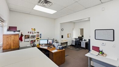 7285 Dean Martin Dr, Las Vegas, NV for lease Interior Photo- Image 2 of 10