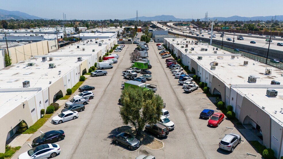 12970 Branford St, Pacoima, CA à louer - Photo du bâtiment - Image 2 de 4