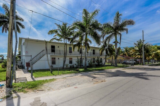 More details for 525 SW 1st Ave, Homestead, FL - Multifamily for Sale