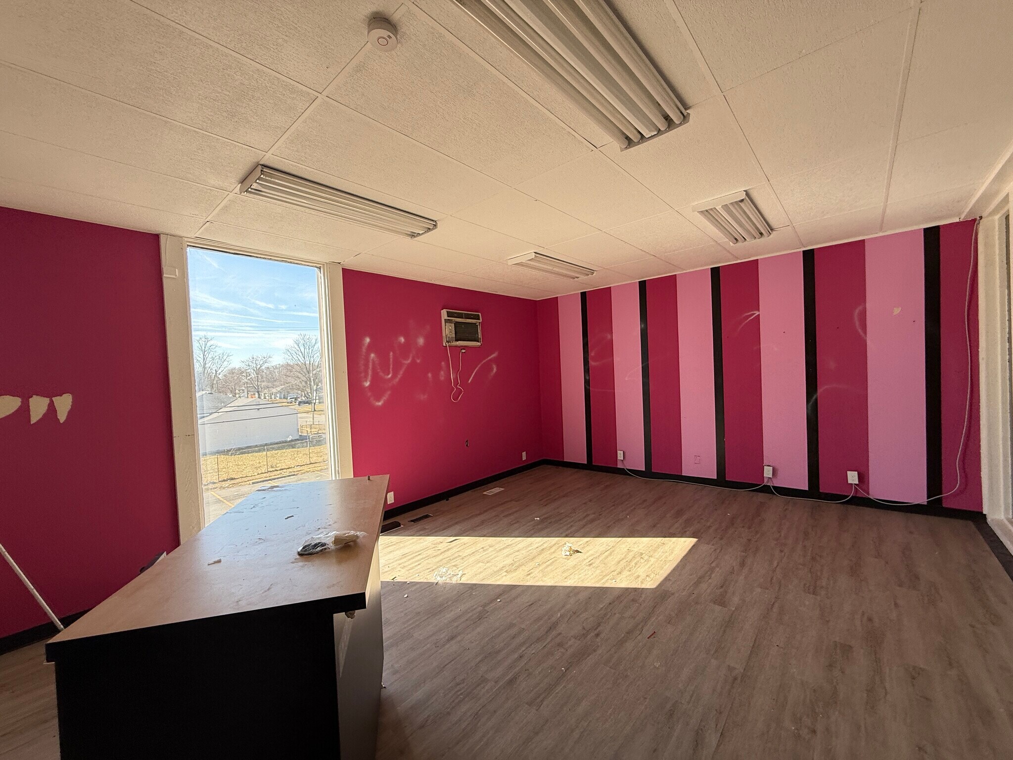 1058-1068 Country Club Rd, Columbus, OH for lease Building Photo- Image 1 of 11