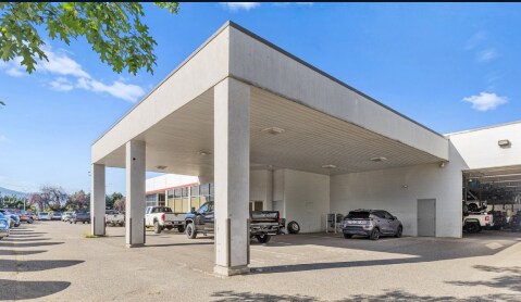 1200 Leathead Rd, Kelowna, BC à vendre - Photo du bâtiment - Image 2 de 16