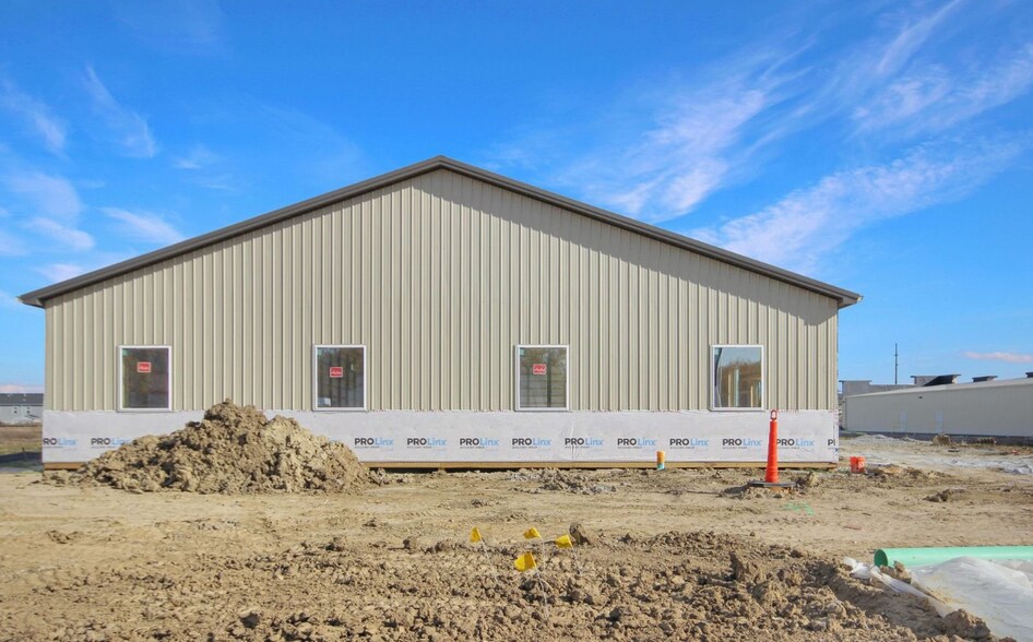 13851 Alexander St, Cedar Lake, IN à vendre - Photo du bâtiment - Image 2 de 2