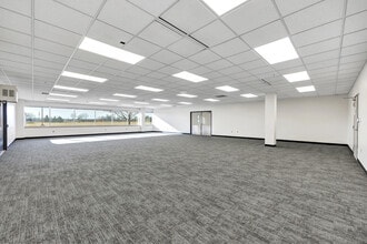 3500 Packerland Dr, De Pere, WI à louer Photo intérieure- Image 1 de 2