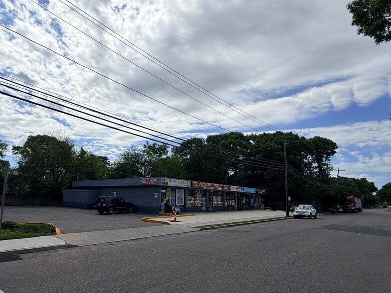 1225-1235 Grundy Ave, Holbrook, NY for sale - Building Photo - Image 3 of 5