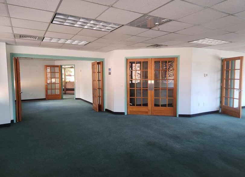 1200 Brown St, Peekskill, NY for lease - Interior Photo - Image 2 of 5
