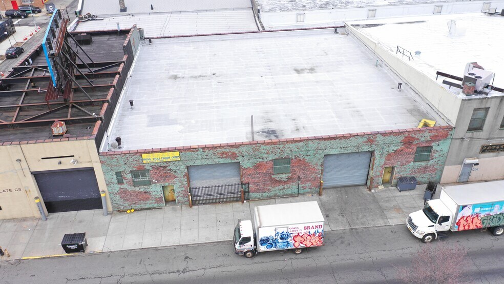 35 Bowne St, Brooklyn, NY à louer - Photo du bâtiment - Image 2 de 22