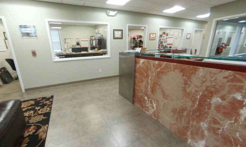 351 W Clinton St, Haledon, NJ à vendre - Photo du bâtiment - Image 3 de 4