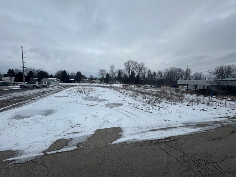 5035 Lake Michigan Dr, Allendale, MI for sale - Building Photo - Image 3 of 10