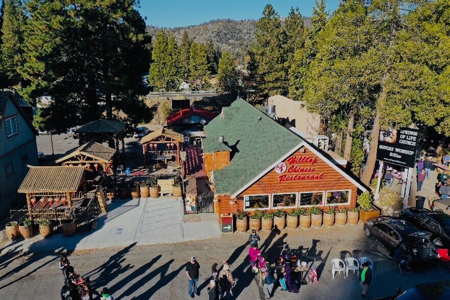 31956 Hilltop Blvd, Running Springs, CA à vendre - Photo du bâtiment - Image 3 de 64