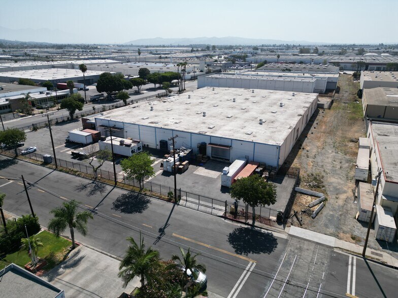 6408-6414 Gayhart St, Commerce, CA à vendre - Photo du bâtiment - Image 3 de 4