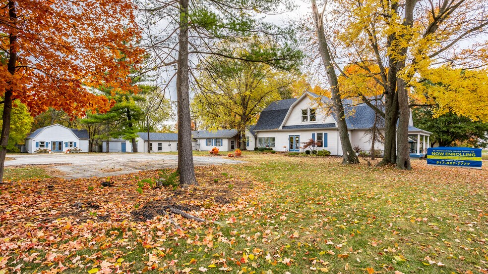 7507 Michigan Rd, Indianapolis, IN à vendre - Photo du bâtiment - Image 1 de 70