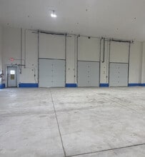 1111 Navy Dr, Stockton, CA à louer Photo intérieure- Image 2 de 2